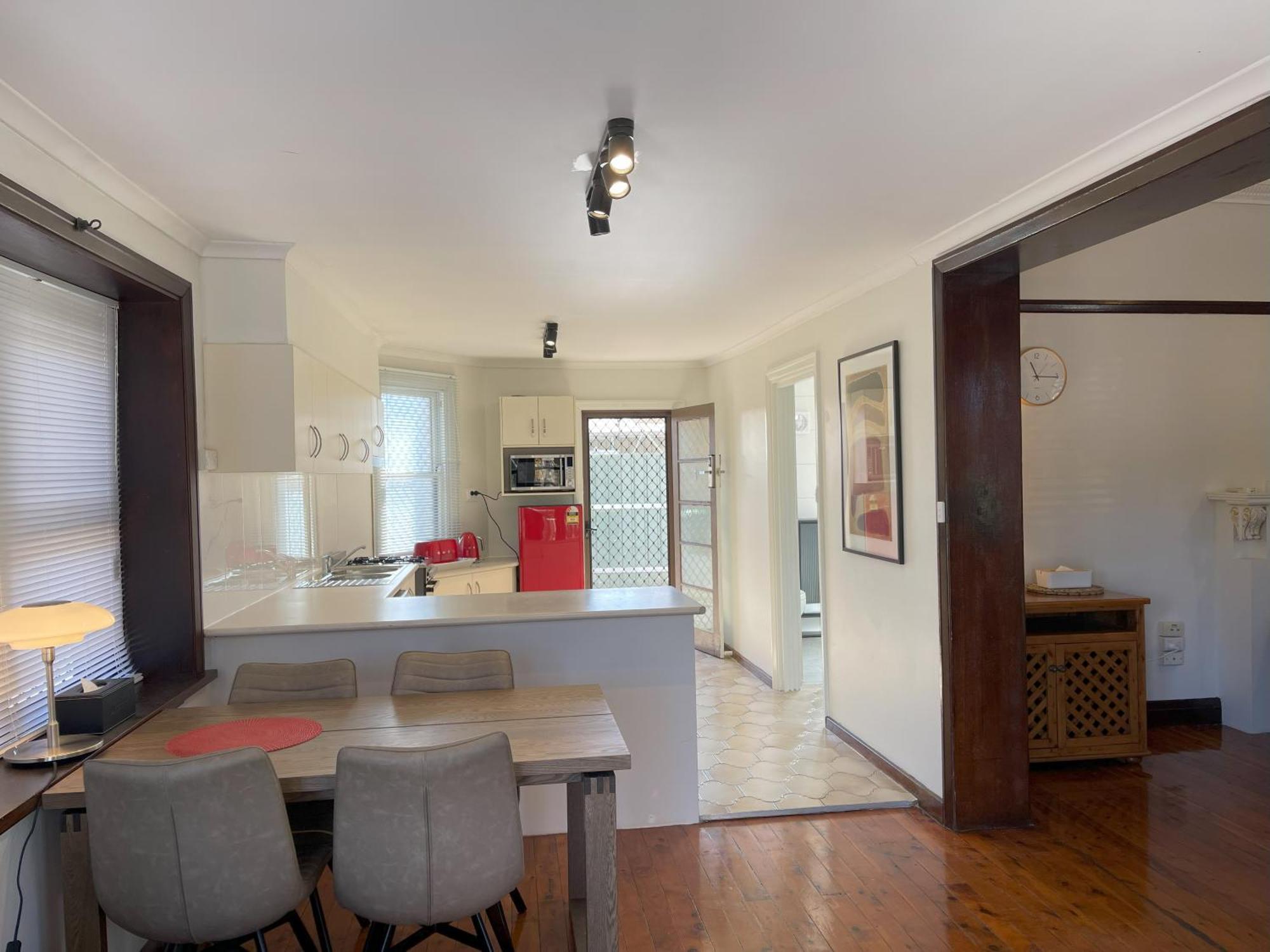 Globe Apartments Wagga Wagga Exterior photo