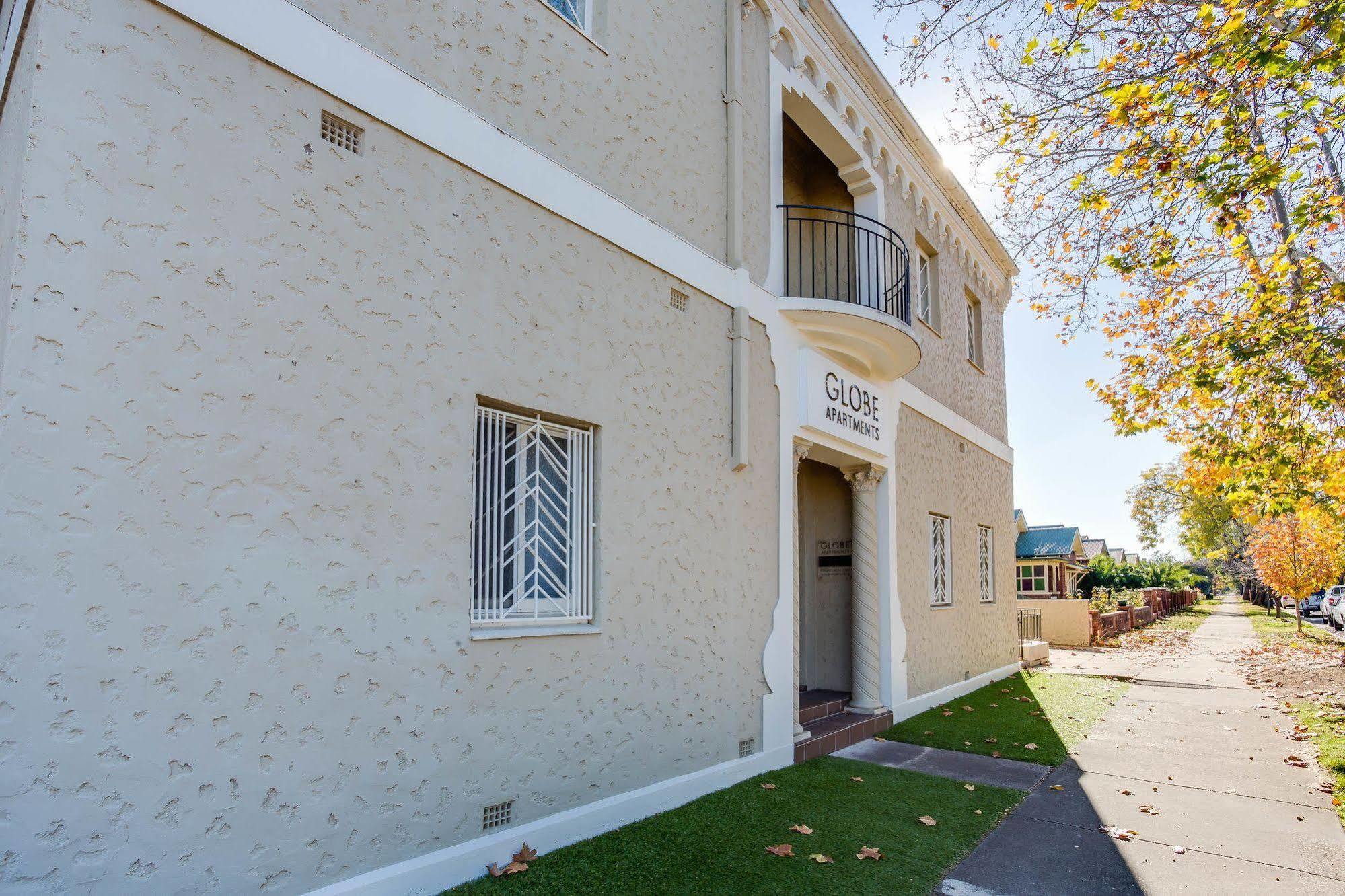 Globe Apartments Wagga Wagga Exterior photo